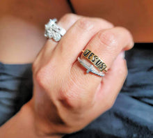 Load image into Gallery viewer, Dainty Cross Ring