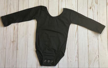 Load image into Gallery viewer, Black Long Sleeved Leo