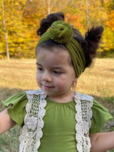 Load image into Gallery viewer, Velvet Top Knots