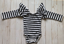 Load image into Gallery viewer, Blk/ White Striped Long Flutter Sleeved Leo