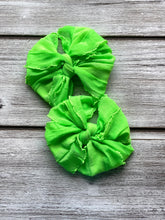 Load image into Gallery viewer, Ruffled Mini Messies &amp; Piggies