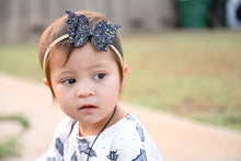 Load image into Gallery viewer, Batty Bow