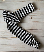 Load image into Gallery viewer, Blk/ White Striped Long Flutter Sleeved Leo