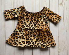 Load image into Gallery viewer, Sabor 3/4 Sleeved Peplum